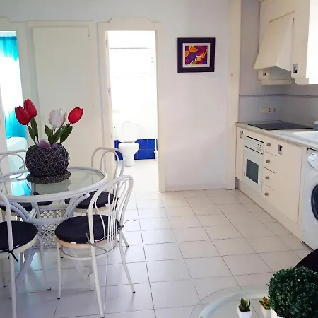 Parejas, Ninos Pequenos 4pax * Dénia